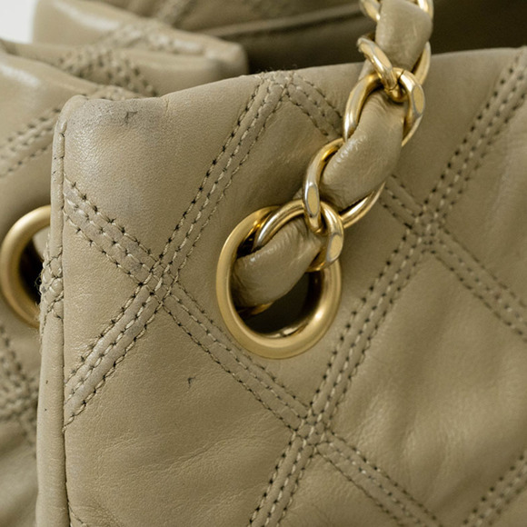 CHANEL Beige Shoulder Bag - Picture 4 of 11